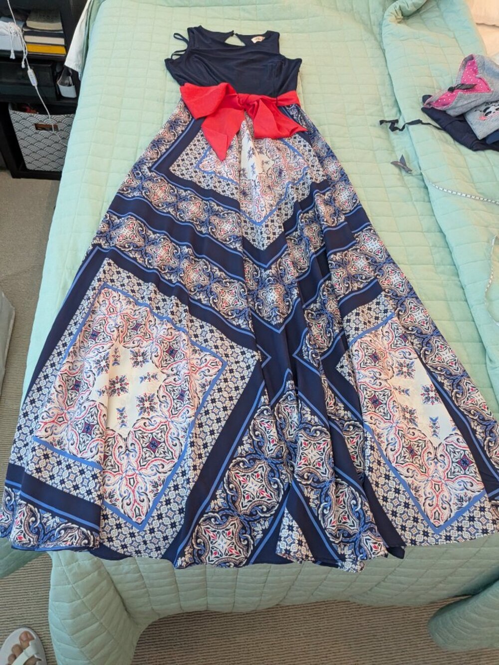 Like new Eliza J Size 4 Pink and Blue Pattern Dress